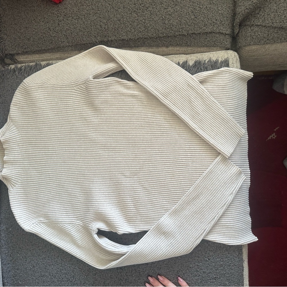 H&M Women's Beige Ribbed Turtleneck Sweater